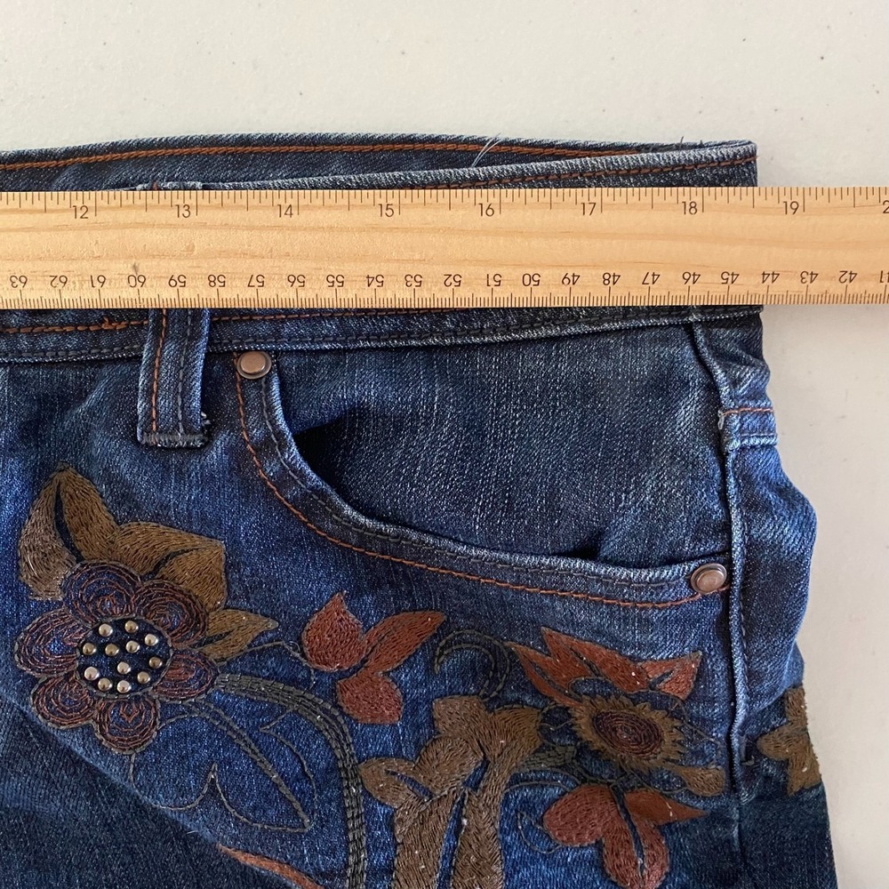 Venezia Womens Dark Wash Floral Embroidered Studded Raw Hem Jeans Plus Size 16 - Picture 7 of 11